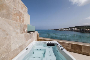 DuplexPenthouse seafront with hot tube